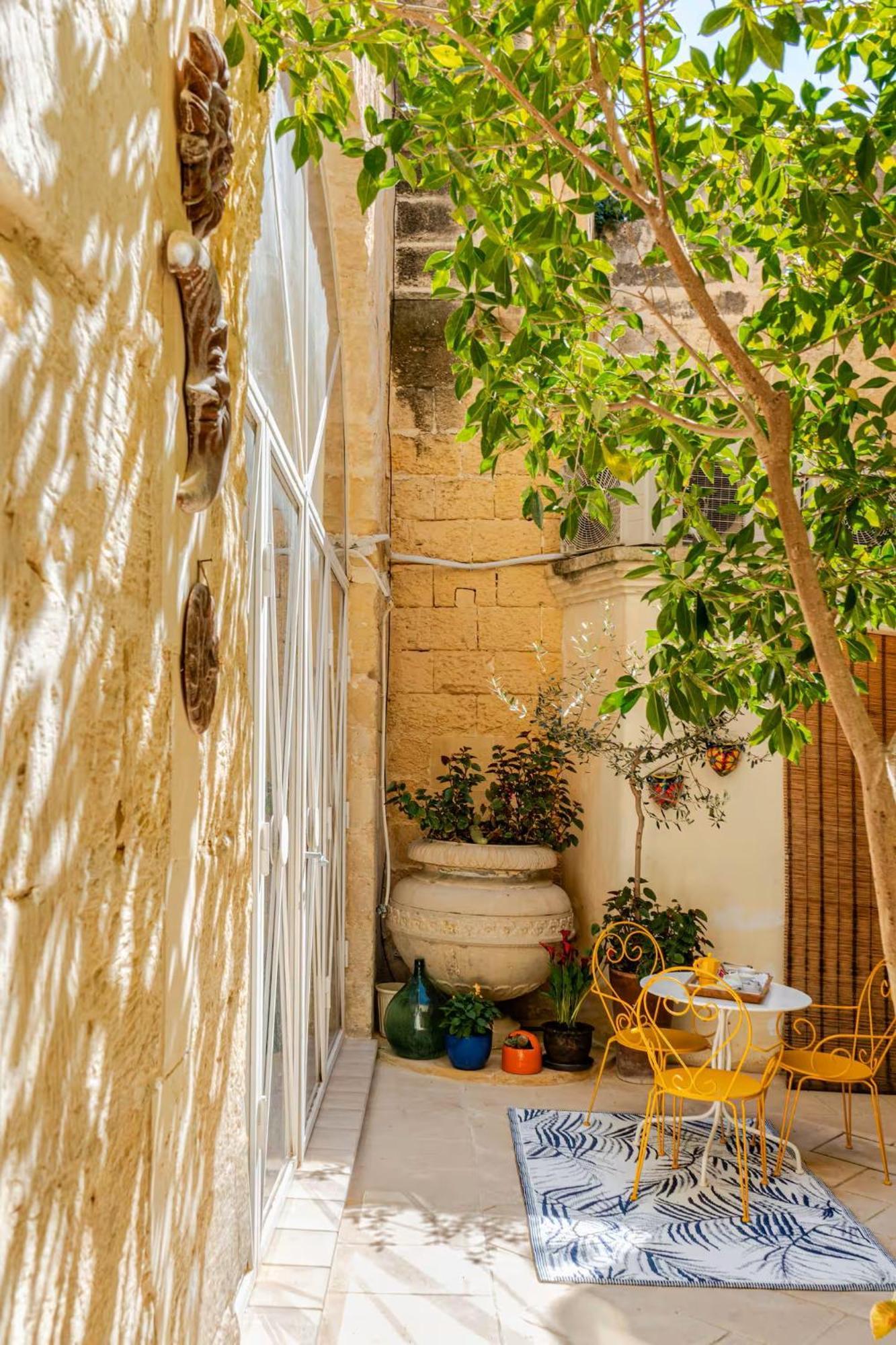 B&B Corte Dei Memoli Di Margiotta Giuseppina Lecce Exterior foto