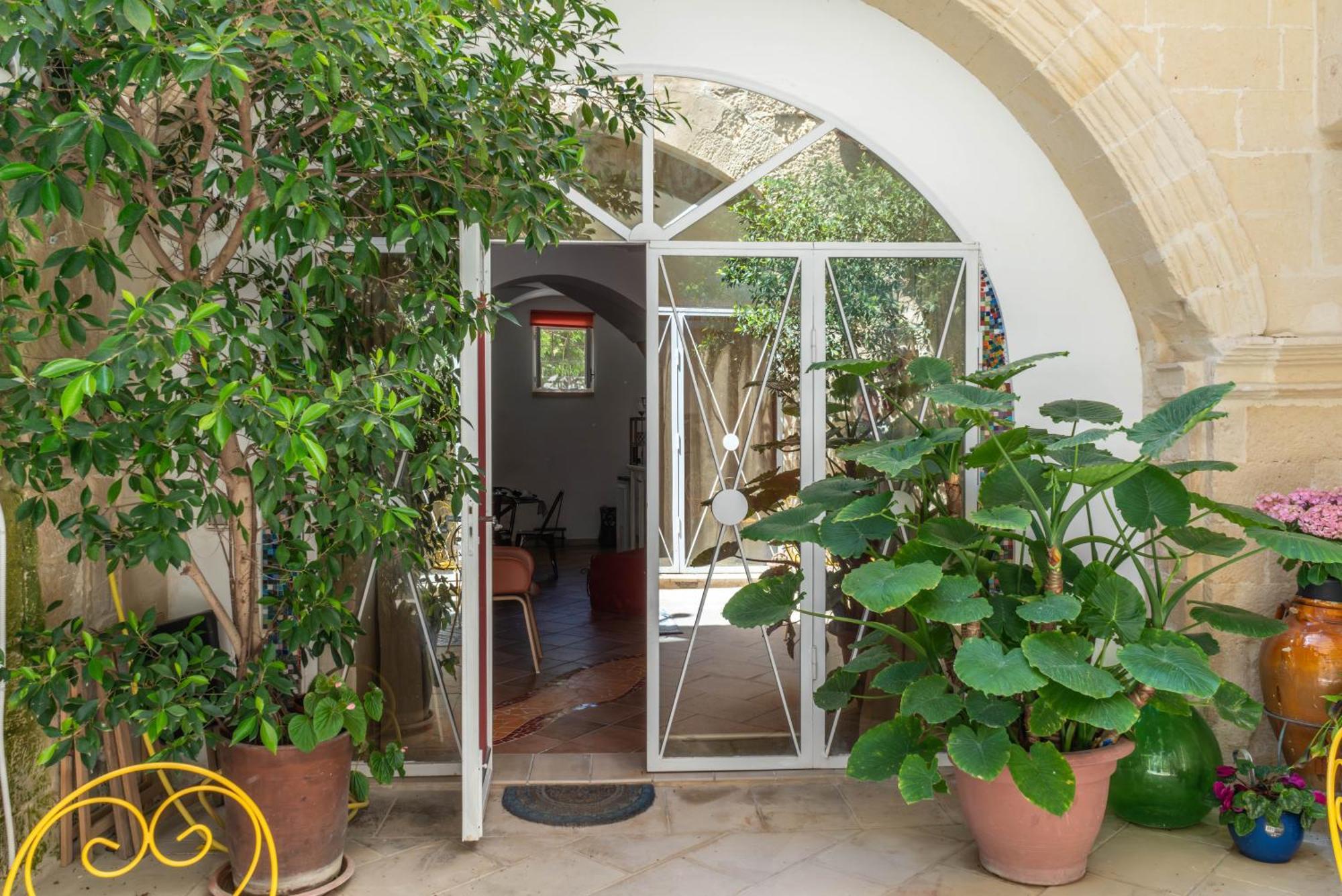 B&B Corte Dei Memoli Di Margiotta Giuseppina Lecce Exterior foto