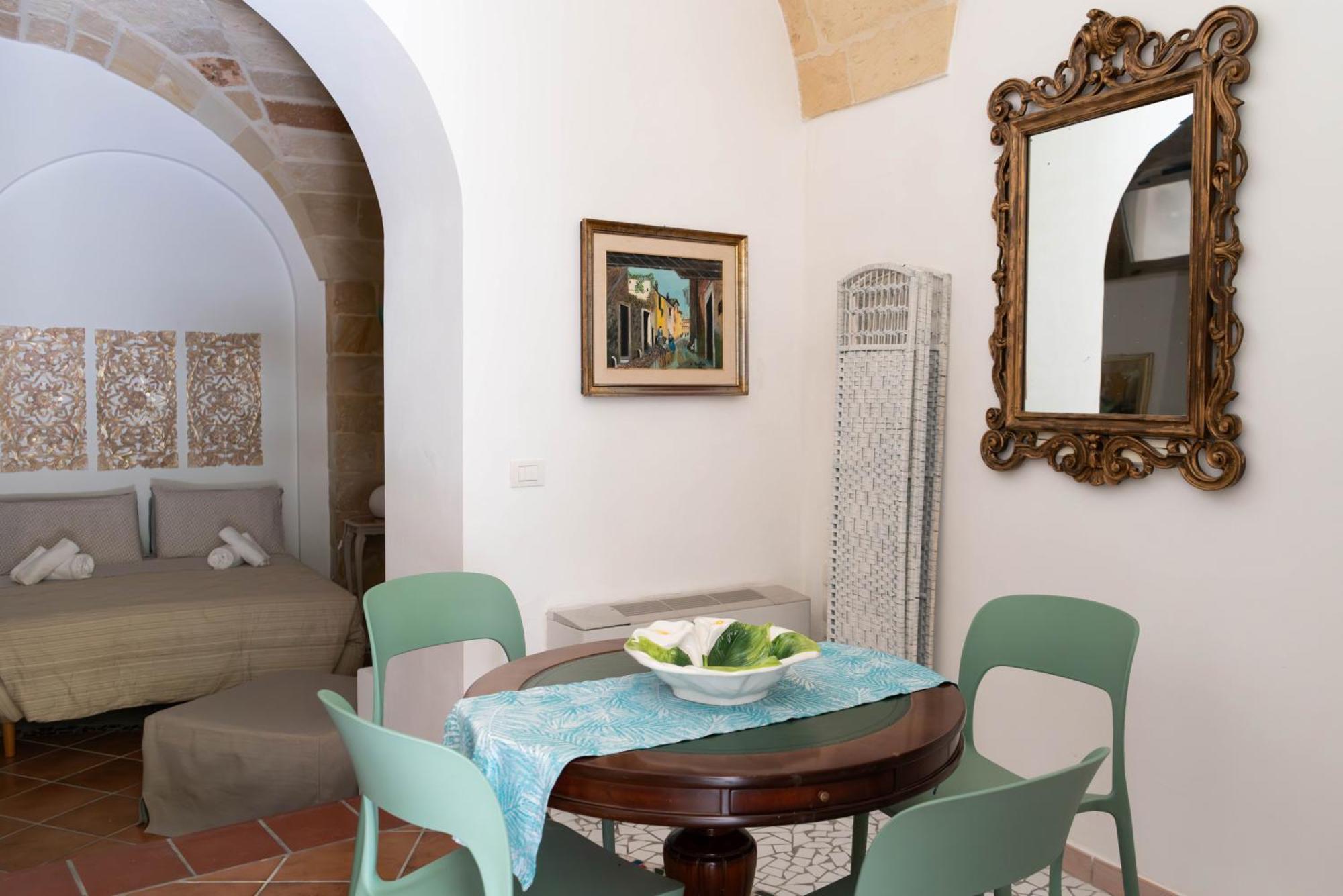 B&B Corte Dei Memoli Di Margiotta Giuseppina Lecce Exterior foto