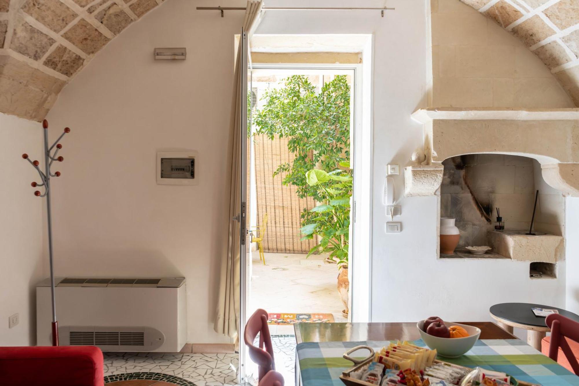 B&B Corte Dei Memoli Di Margiotta Giuseppina Lecce Exterior foto