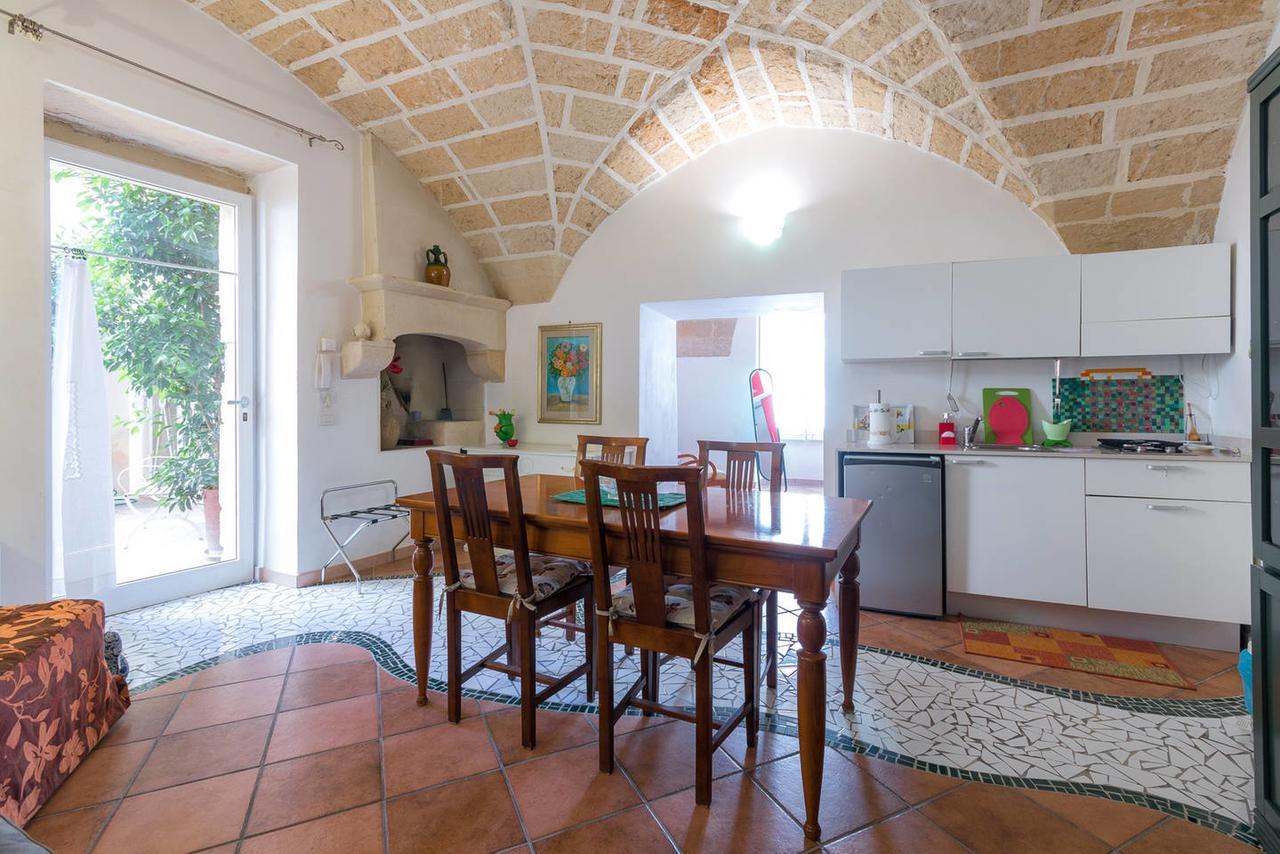 B&B Corte Dei Memoli Di Margiotta Giuseppina Lecce Exterior foto