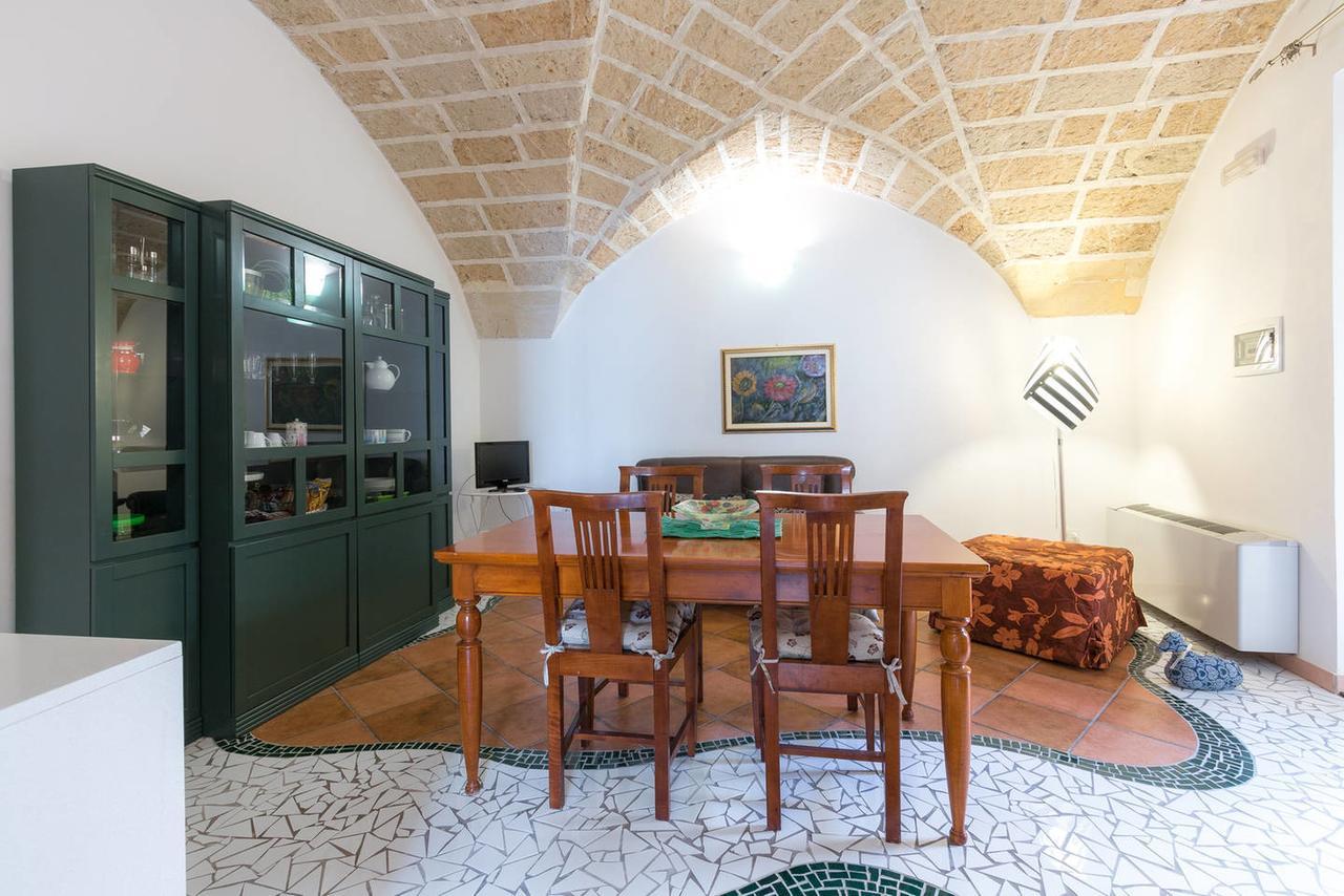 B&B Corte Dei Memoli Di Margiotta Giuseppina Lecce Exterior foto